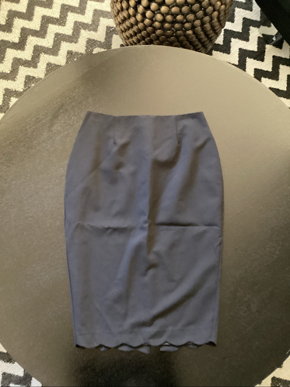 ASOS Scallop hem pencil skirt - Picture 2 of 5
